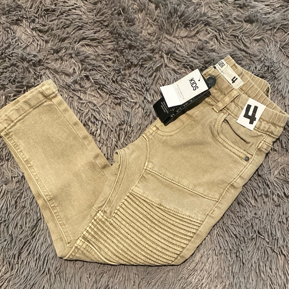 Distressed Jeans